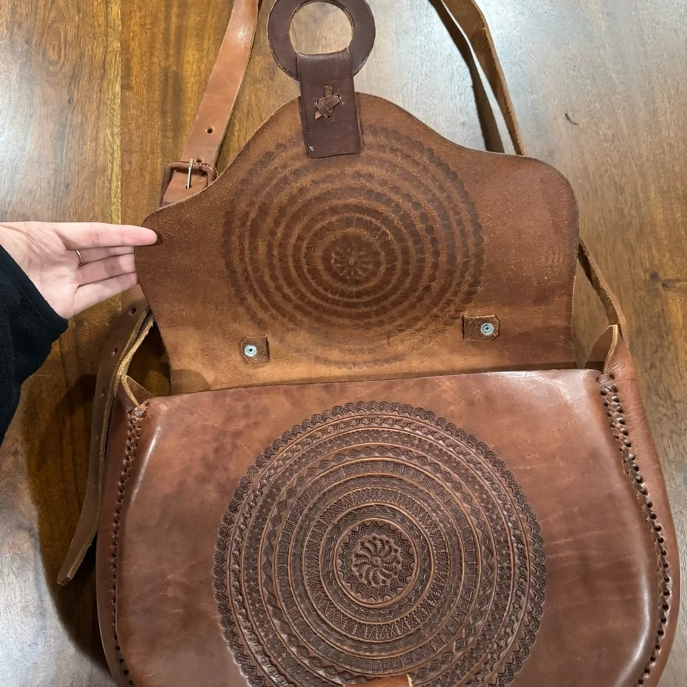 Vintage Tooled‎ Leather Saddle Crossbody Purse Boho Moroccan